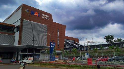 Jatake Station, 通勤站 | We provide Indonesia infrastructure map on various property sectors and data. Access property listings, infrastructure developments, news, and valuable transaction data for informed decisions.