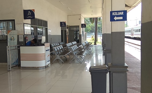 Merak Station, 通勤站 | We provide Indonesia infrastructure map on various property sectors and data. Access property listings, infrastructure developments, news, and valuable transaction data for informed decisions.