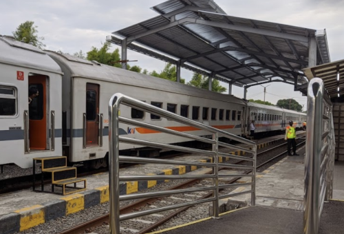 Serang Station, 通勤站 | We provide Indonesia infrastructure map on various property sectors and data. Access property listings, infrastructure developments, news, and valuable transaction data for informed decisions.