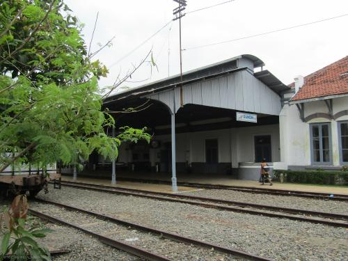 Gundih Station, 城际站 | We provide Indonesia infrastructure map on various property sectors and data. Access property listings, infrastructure developments, news, and valuable transaction data for informed decisions.
