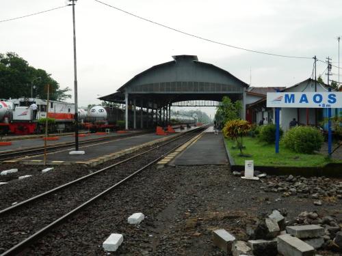 Maos Station, 城际站 | We provide Indonesia infrastructure map on various property sectors and data. Access property listings, infrastructure developments, news, and valuable transaction data for informed decisions.