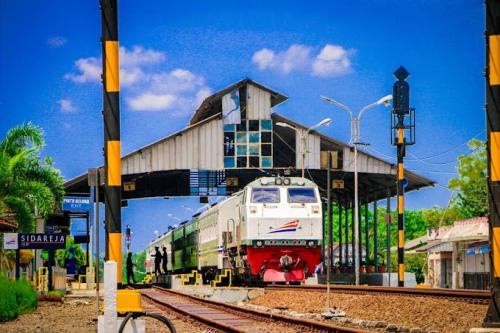 Sidareja Station, 城际站 | We provide Indonesia infrastructure map on various property sectors and data. Access property listings, infrastructure developments, news, and valuable transaction data for informed decisions.