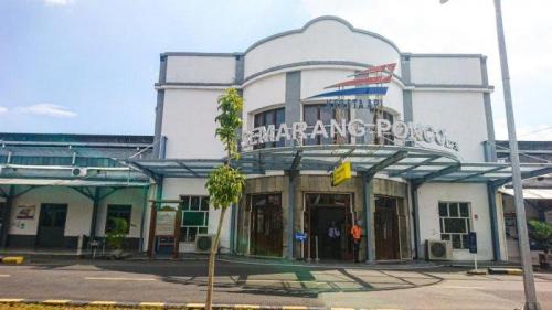 Semarang Poncol Station, 城际站 | We provide Indonesia infrastructure map on various property sectors and data. Access property listings, infrastructure developments, news, and valuable transaction data for informed decisions.