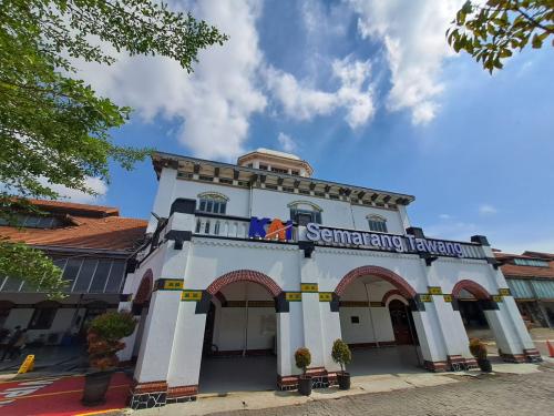 Semarang Tawang Station, 城际站 | We provide Indonesia infrastructure map on various property sectors and data. Access property listings, infrastructure developments, news, and valuable transaction data for informed decisions.