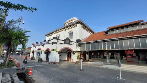 Semarang Tawang Station, 城际站 | We provide Indonesia infrastructure map on various property sectors and data. Access property listings, infrastructure developments, news, and valuable transaction data for informed decisions.