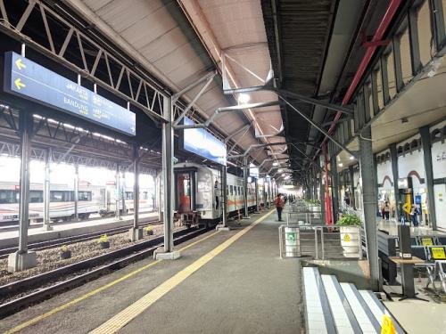 Semarang Tawang Station, 城际站 | We provide Indonesia infrastructure map on various property sectors and data. Access property listings, infrastructure developments, news, and valuable transaction data for informed decisions.