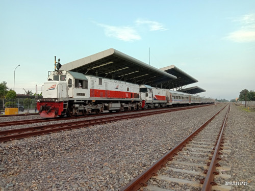 Bandar Khalipah Station, 机场火车站 | We provide Indonesia infrastructure map on various property sectors and data. Access property listings, infrastructure developments, news, and valuable transaction data for informed decisions.
