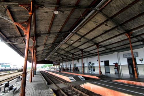 Bangil Station, 城际站 | We provide Indonesia infrastructure map on various property sectors and data. Access property listings, infrastructure developments, news, and valuable transaction data for informed decisions.