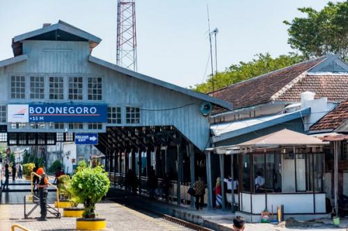 Bojonegoro Station, 城际站 | We provide Indonesia infrastructure map on various property sectors and data. Access property listings, infrastructure developments, news, and valuable transaction data for informed decisions.