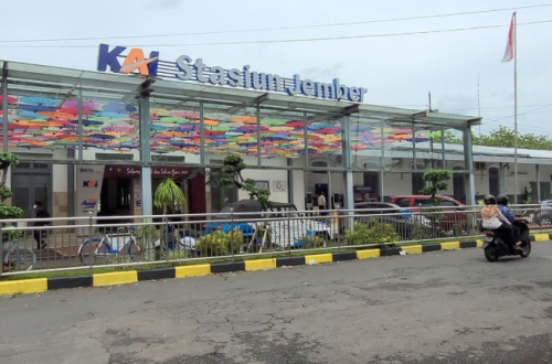 Jember Station, 城际站 | We provide Indonesia infrastructure map on various property sectors and data. Access property listings, infrastructure developments, news, and valuable transaction data for informed decisions.