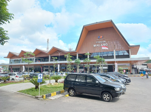 Malang Station, 城际站 | We provide Indonesia infrastructure map on various property sectors and data. Access property listings, infrastructure developments, news, and valuable transaction data for informed decisions.