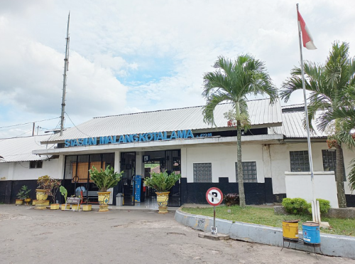 Malang Kotalama Station, 城际站 | We provide Indonesia infrastructure map on various property sectors and data. Access property listings, infrastructure developments, news, and valuable transaction data for informed decisions.