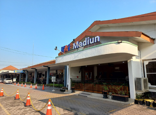 Madiun Station, 城际站 | We provide Indonesia infrastructure map on various property sectors and data. Access property listings, infrastructure developments, news, and valuable transaction data for informed decisions.