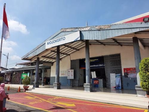 Mojokerto Station, 城际站 | We provide Indonesia infrastructure map on various property sectors and data. Access property listings, infrastructure developments, news, and valuable transaction data for informed decisions.