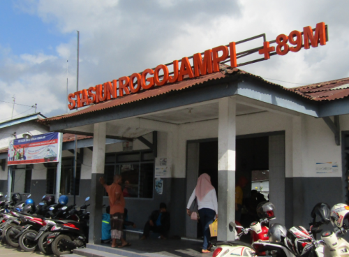 Rogojampi Station, 城际站 | We provide Indonesia infrastructure map on various property sectors and data. Access property listings, infrastructure developments, news, and valuable transaction data for informed decisions.