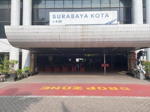 Surabaya Kota Station, 城际站 | We provide Indonesia infrastructure map on various property sectors and data. Access property listings, infrastructure developments, news, and valuable transaction data for informed decisions.