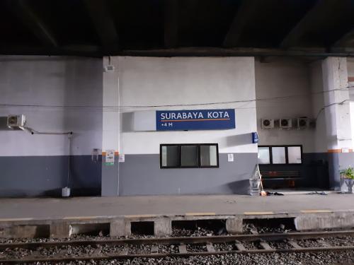 Surabaya Kota Station, 城际站 | We provide Indonesia infrastructure map on various property sectors and data. Access property listings, infrastructure developments, news, and valuable transaction data for informed decisions.