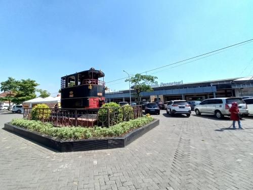 Surabaya Pasarturi Station, 城际站 | We provide Indonesia infrastructure map on various property sectors and data. Access property listings, infrastructure developments, news, and valuable transaction data for informed decisions.