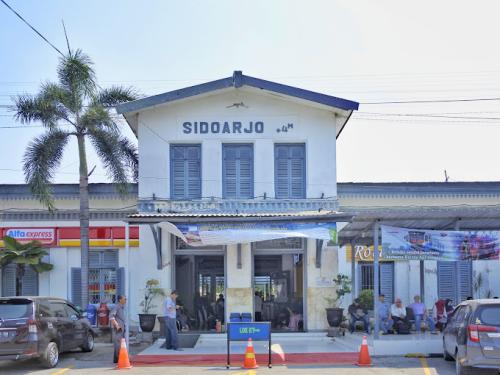 Sidoarjo Station, 城际站 | We provide Indonesia infrastructure map on various property sectors and data. Access property listings, infrastructure developments, news, and valuable transaction data for informed decisions.