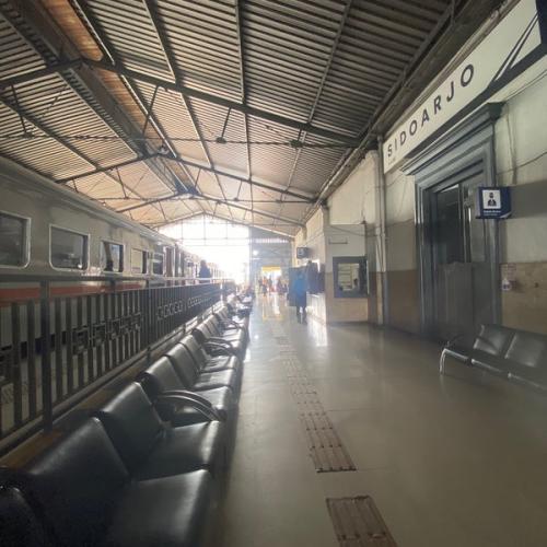 Sidoarjo Station, 城际站 | We provide Indonesia infrastructure map on various property sectors and data. Access property listings, infrastructure developments, news, and valuable transaction data for informed decisions.