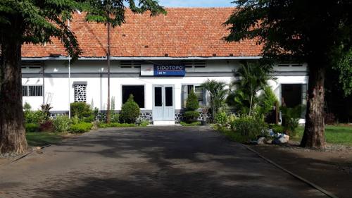 Sidotopo Station, 城际站 | We provide Indonesia infrastructure map on various property sectors and data. Access property listings, infrastructure developments, news, and valuable transaction data for informed decisions.