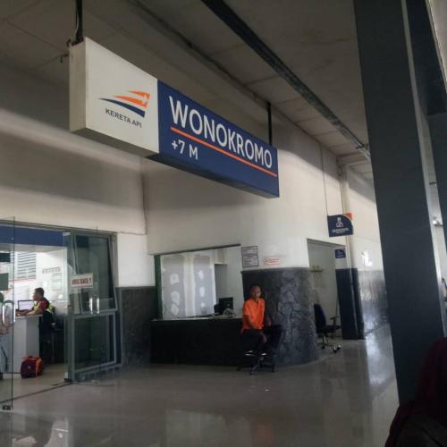 Wonokromo Station, 城际站 | We provide Indonesia infrastructure map on various property sectors and data. Access property listings, infrastructure developments, news, and valuable transaction data for informed decisions.