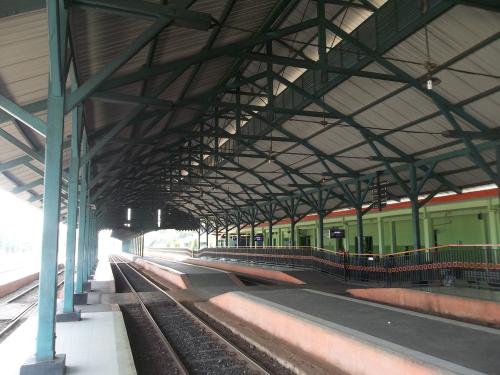 Wonokromo Station, 城际站 | We provide Indonesia infrastructure map on various property sectors and data. Access property listings, infrastructure developments, news, and valuable transaction data for informed decisions.