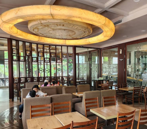 Dunkin' Donuts Bandengan, Stand Alone Retail | We provide Indonesia infrastructure map on various property sectors and data. Access property listings, infrastructure developments, news, and valuable transaction data for informed decisions.