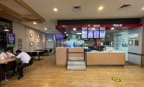 Domino's Pizza Otista, Stand Alone Retail | We provide Indonesia infrastructure map on various property sectors and data. Access property listings, infrastructure developments, news, and valuable transaction data for informed decisions.