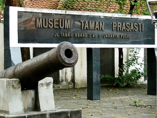 Taman Prasasti Museum, 娱乐 | We provide Indonesia infrastructure map on various property sectors and data. Access property listings, infrastructure developments, news, and valuable transaction data for informed decisions.