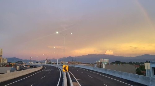 Jl. Tol Lingkar Luar Bogor Seksi IIB, 收费公路 | We provide Indonesia infrastructure map on various property sectors and data. Access property listings, infrastructure developments, news, and valuable transaction data for informed decisions.