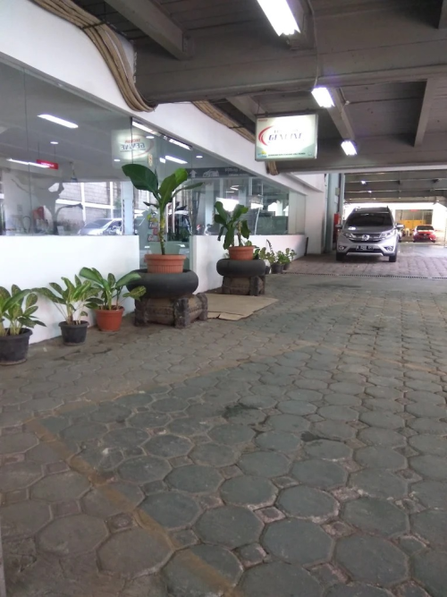 Honda Cakra Pangukir, Automotive Dealership | We provide Indonesia infrastructure map on various property sectors and data. Access property listings, infrastructure developments, news, and valuable transaction data for informed decisions.