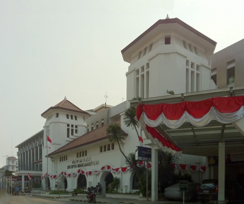 Dr. Cipto Mangunkusumo National Central General Hospital, 医院 | We provide Indonesia infrastructure map on various property sectors and data. Access property listings, infrastructure developments, news, and valuable transaction data for informed decisions.