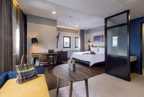Completed hotel | We provide Indonesia infrastructure map on various property sectors and data. Access property listings, infrastructure developments, news, and valuable transaction data for informed decisions.
