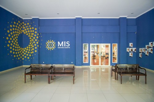 Mentari Intercular School Grand Surya, 国际学校 | We provide Indonesia infrastructure map on various property sectors and data. Access property listings, infrastructure developments, news, and valuable transaction data for informed decisions.
