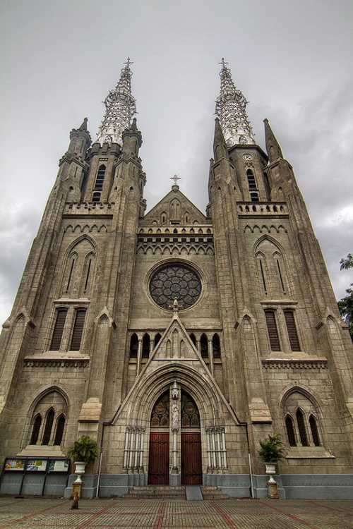 Jakarta Cathedral, 地标 | We provide Indonesia infrastructure map on various property sectors and data. Access property listings, infrastructure developments, news, and valuable transaction data for informed decisions.