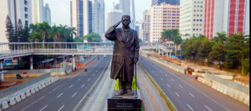 Jendral Sudirman Statue, 地标 | We provide Indonesia infrastructure map on various property sectors and data. Access property listings, infrastructure developments, news, and valuable transaction data for informed decisions.