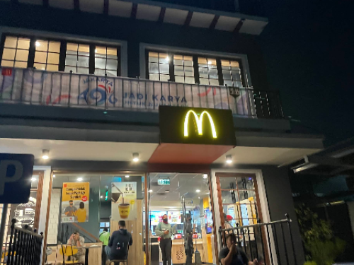 McDonald's Tebet Shophouse, Stand Alone Retail | We provide Indonesia infrastructure map on various property sectors and data. Access property listings, infrastructure developments, news, and valuable transaction data for informed decisions.