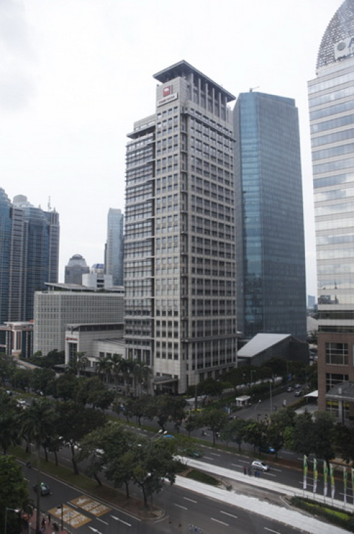 Graha Niaga merupakan gedung perkantoran  yang berada di Jalan Sudirman, Jakarta. Gedung ini terdiri dari 30 lantai dengan total luas bangunan 28.794 meter pers...