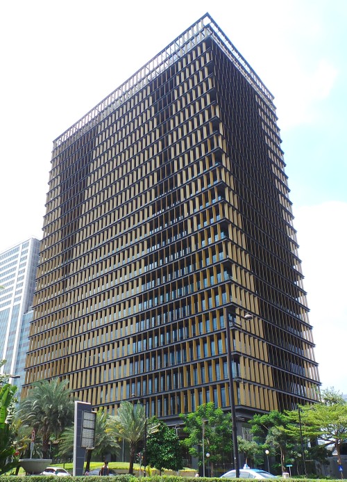 Gran Rubina Tower 2 terletak di Central Business District, tepatnya di Jl. Epicentrum Utama Raya, Jakarta Selatan. Gedung ini memiliki 21 lantai dengan luas tot...