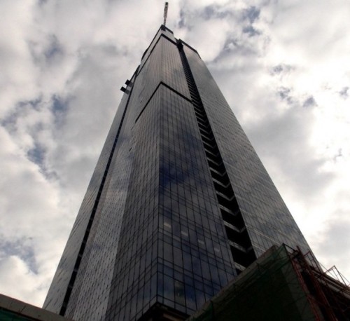 Gama Tower beralamat di Jalan Rasuna Said, Jakarta Selatan. Saat ini Gama Tower memiliki tinggi 285,5 meter dan menjadi gedung tertinggi di Indonesia. Gedung in...