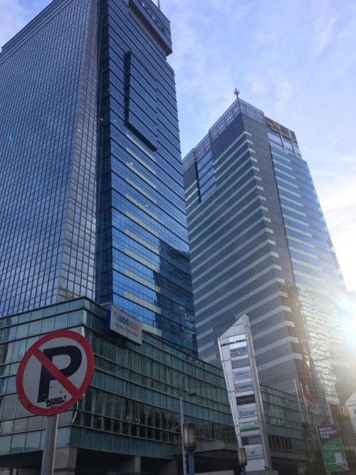 Menara Sun Life merupakan gedung perkantoran  yang terletak di Central Business District, tepatnya di  Jl. Lingkar Mega Kuningan, Jakarta Selatan. Gedung ini me...