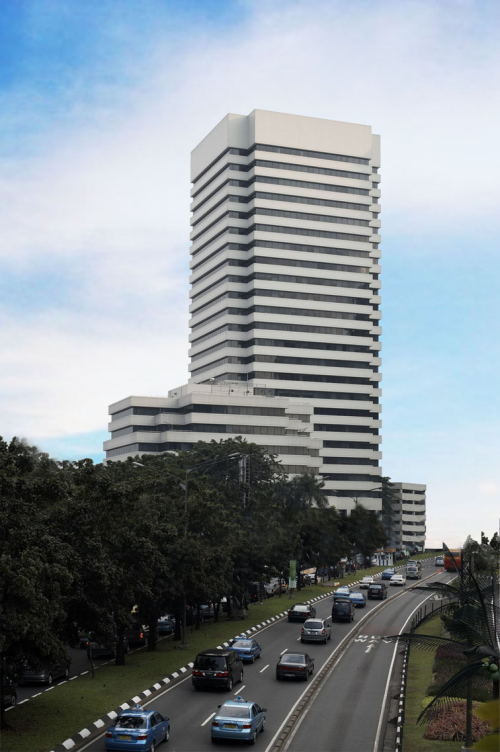 Chase Plaza terletak di koridor Jalan Sudirman, Jakarta Selatan. Gedung dengan tinggi 118 meter ini terbagi menjadi 3 bagian, yaitu bagian podium dengan 7 lanta...