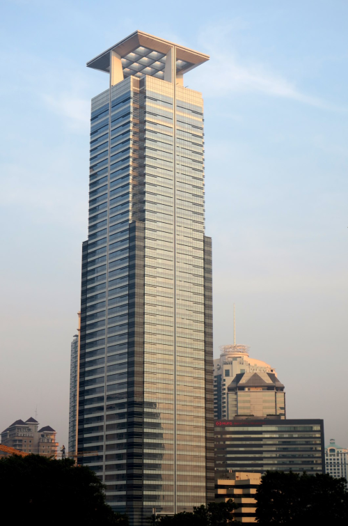 Sinarmas MSIG Tower terletak di Jalan Jenderal Sudirman, Jakarta Pusat. Gedung ini memiliki 48 lantai setinggi 245 meter di atas lahan seluas 4.500 meter perseg...