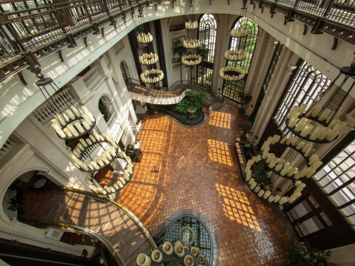 Sampoerna Strategic Square yang berlokasi di Bendungan Hilir merupakan salah satu ikon di Jalan Sudirman. Gedung yang rampung dibangun pada tahun 1998 ini, kemu...