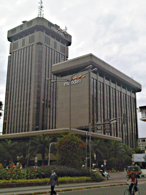 Wisma Mandiri merupakan gedung perkantoran  yang terletak di Jalan M.H. Thamrin, Jakarta Pusat Gedung ini memiliki total luas bangunan 21,000 meter persegi, den...