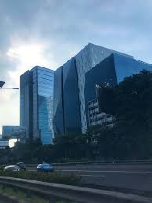 Waskita Rajawali Tower berlokasi di Jalan MT Haryono, Jakarta Timur. Gedung ini dikembangkan oleh PT Waskita Raja Realty dan telah berdiri sejak tahun 2019. Was...