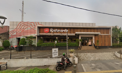 Pizza Hut Ristorante Kemang Raya, Stand Alone Retail | We provide Indonesia infrastructure map on various property sectors and data. Access property listings, infrastructure developments, news, and valuable transaction data for informed decisions.