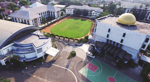 Al Izhar Junior High Islamic School, 私立学校 | We provide Indonesia infrastructure map on various property sectors and data. Access property listings, infrastructure developments, news, and valuable transaction data for informed decisions.