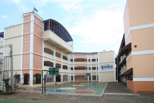 IPEKA Sunter Middle School, 私立学校 | We provide Indonesia infrastructure map on various property sectors and data. Access property listings, infrastructure developments, news, and valuable transaction data for informed decisions.